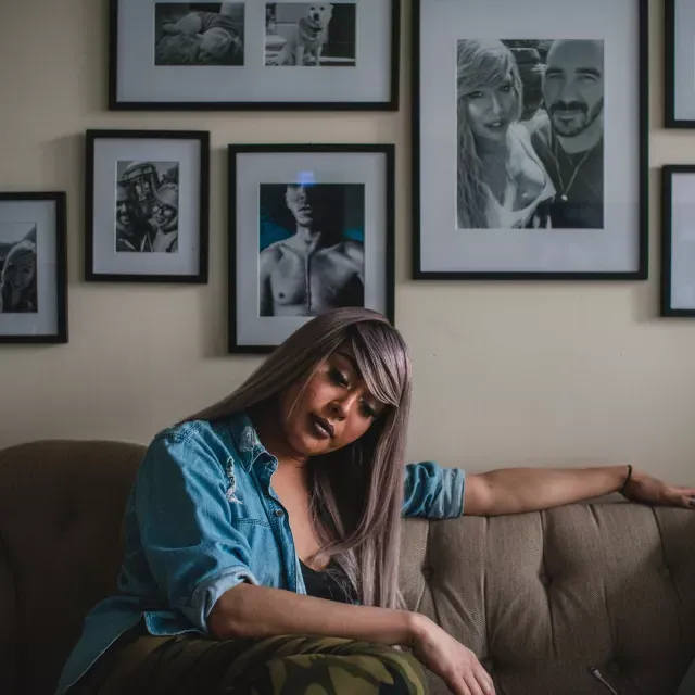 Portrait of 那克鲁兹 on the couch.